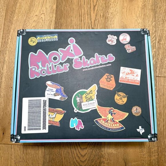 Moxi Ice Skates / Color "Floss" / Size 4 / New - Picture 7 of 11